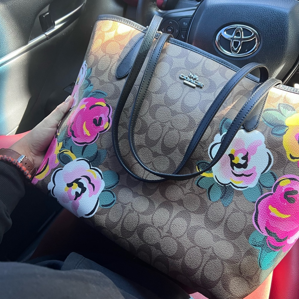 Super Cute NWT coach purse